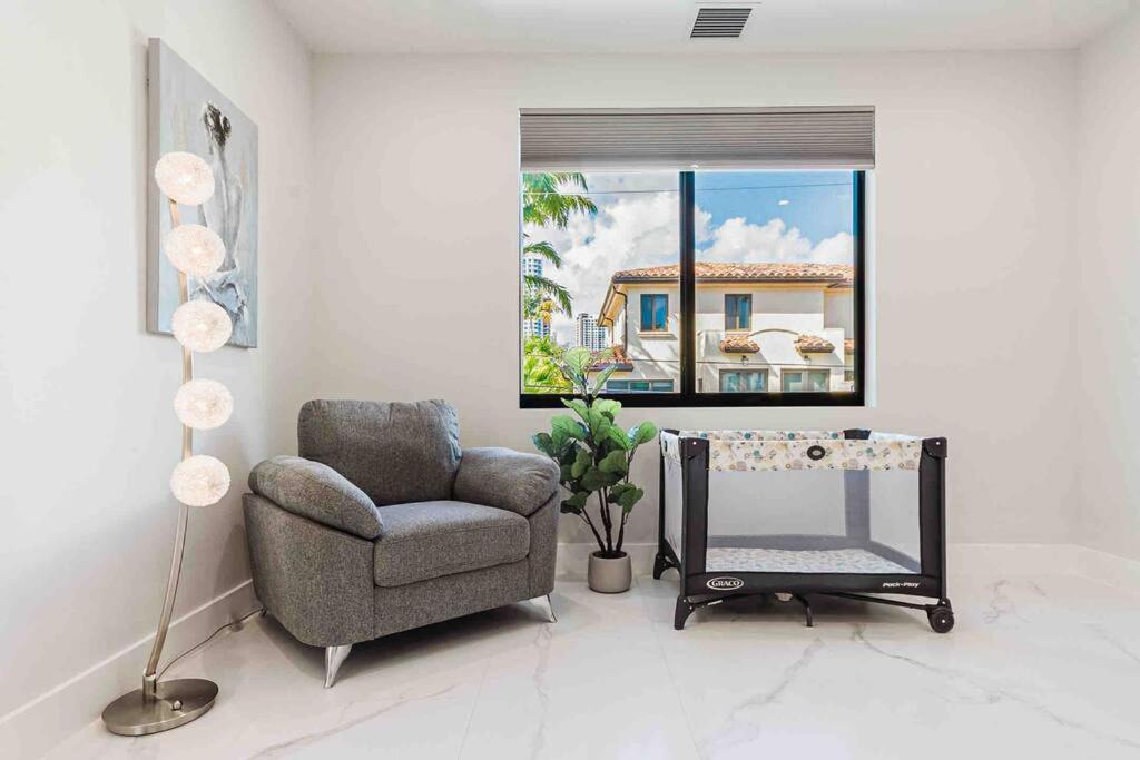 Luxury Paradise Walk To Las Olas -5 Mins To Beach Fort Lauderdale Exterior photo