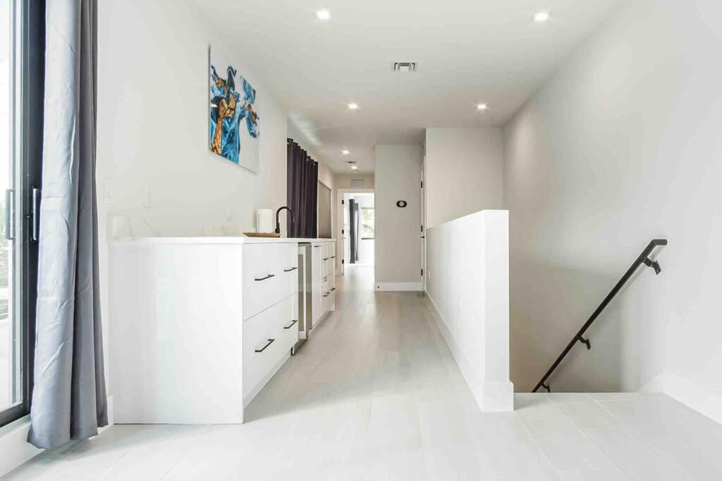 Luxury Paradise Walk To Las Olas -5 Mins To Beach Fort Lauderdale Exterior photo